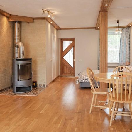 Cozy One Room Apartment With Yard Juodkrante Exterior photo