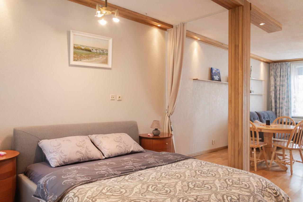 Cozy One Room Apartment With Yard Juodkrante Exterior photo